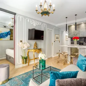Merveil - Luxury -champs Elysees-ponthieu Ii , Paris France